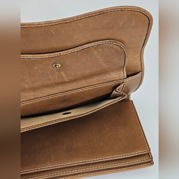 Vintage Gucci trifold wallet - Picture 13 of 16